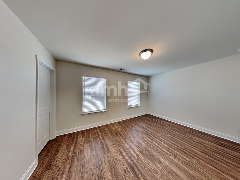 Building Photo - 8110 Brookbend Dr