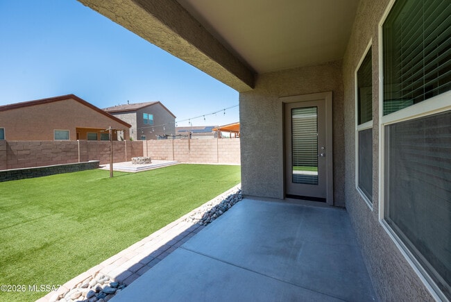 Building Photo - 2580 Calle Palta