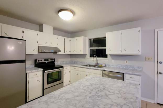 Building Photo - 1223 Redwood Ln