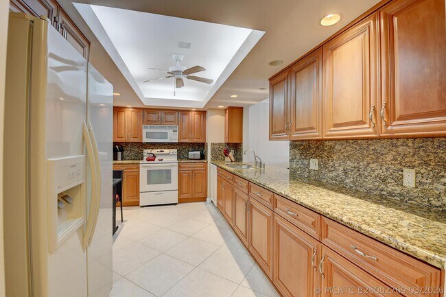 Building Photo - 4748 S Ocean Blvd