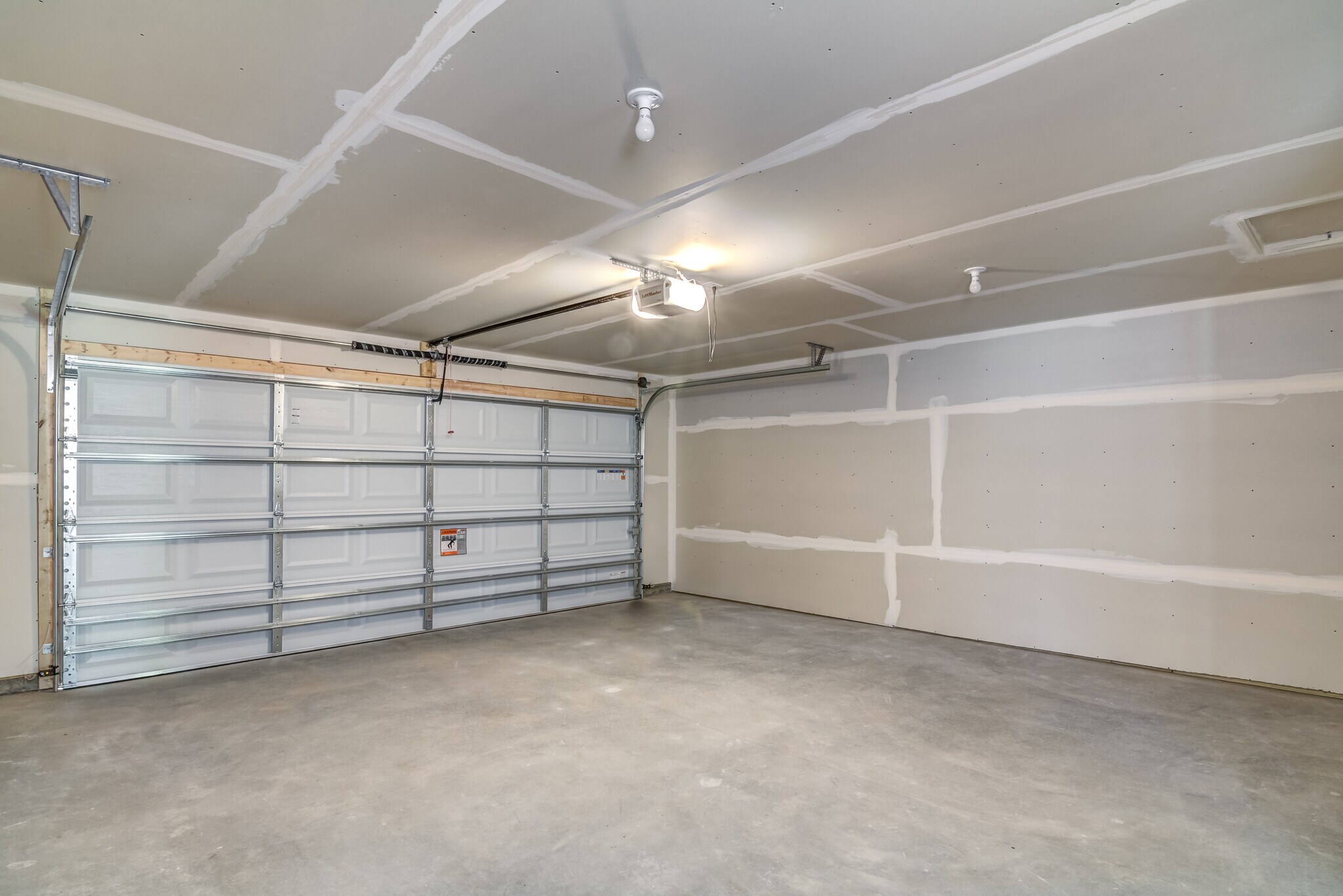 Building Photo - 1563 Gunston Dr