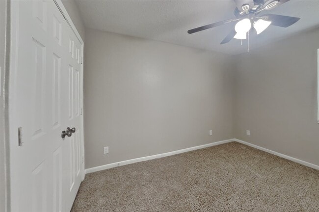 Building Photo - 1514 Chestnut Ln