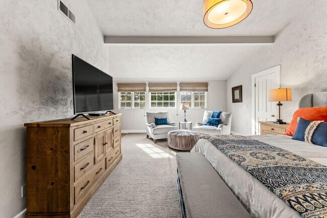 Building Photo - 2850 Silverado Trail N