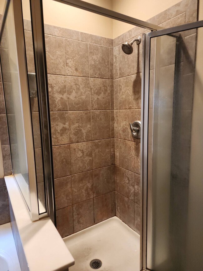 Building Photo - 2472 Lantana Ln