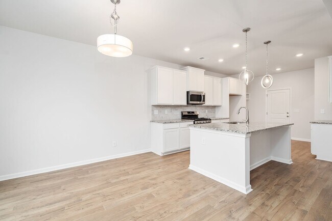 Building Photo - 775 Justify Lp