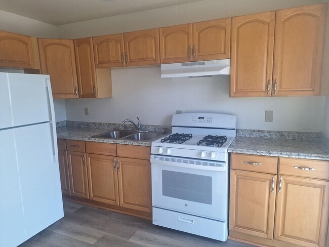 Building Photo - 3820 Merrimac Ave