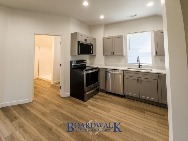 Building Photo - 3396 S 900 E