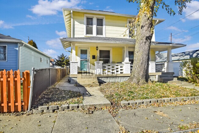 Building Photo - 2012 Olive St