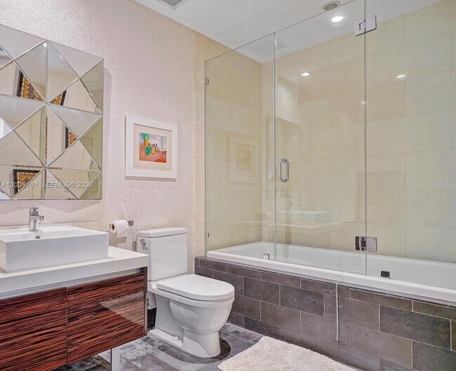 Building Photo - 1100 Biscayne Blvd