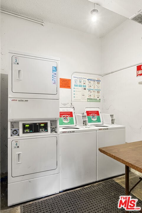 Building Photo - 645 Westmount Dr