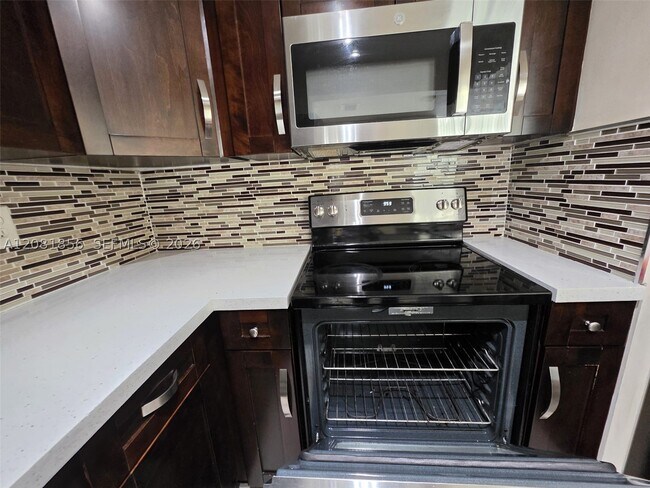 Building Photo - 8006 SW 149th Ave