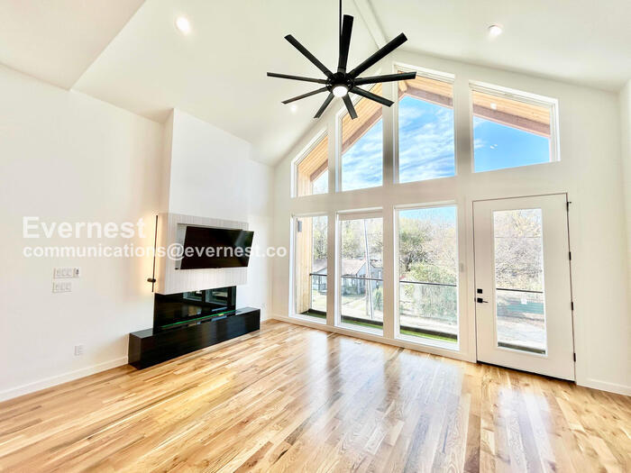 Building Photo - 426 Avenue L Ave