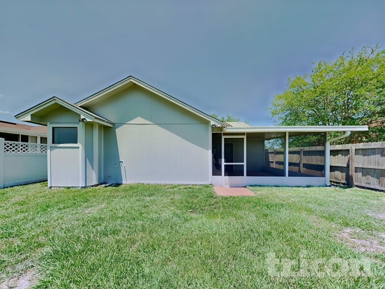 Building Photo - 1689 Ashwood Cir