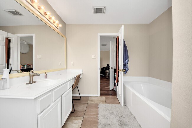 Building Photo - 20626 Sycamore Crest Ln