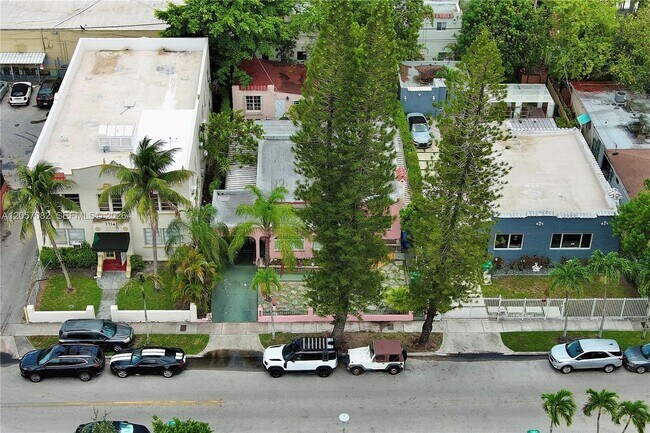 Building Photo - 1720 SW 11th Terrace