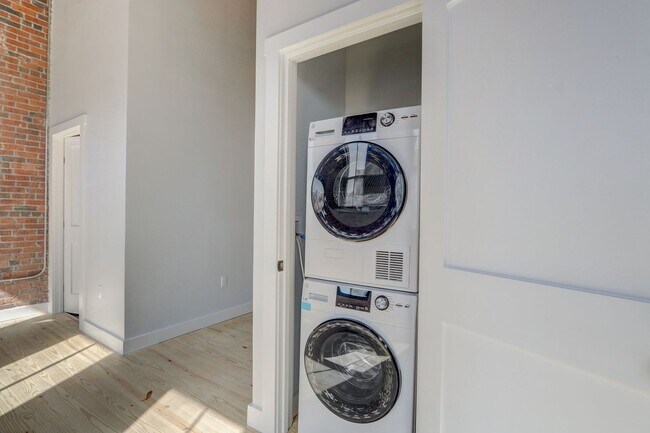 Building Photo - 45 Wingate St