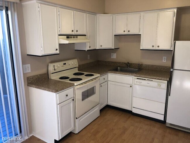 Building Photo - 2 br, 1.5 bath Condo - 1 Peppertree Ln Condo