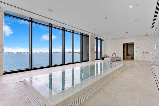 Building Photo - 3131 NE 7th Ave