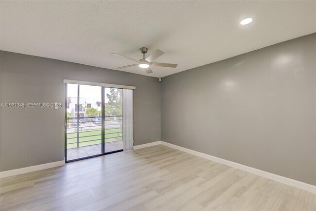 Building Photo - 851 NE 209th Terrace