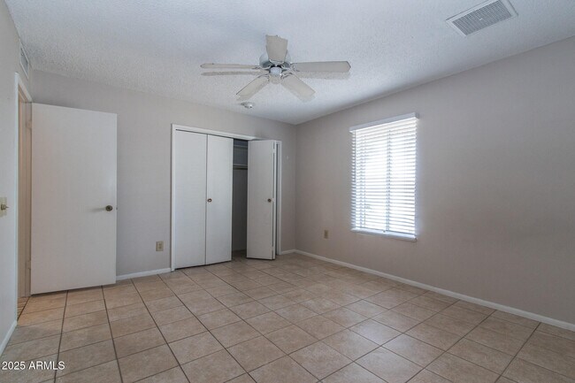 Building Photo - 10426 W Sutters Gold Ln