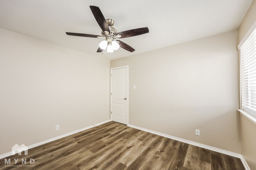 Building Photo - 10210 Briar Rose