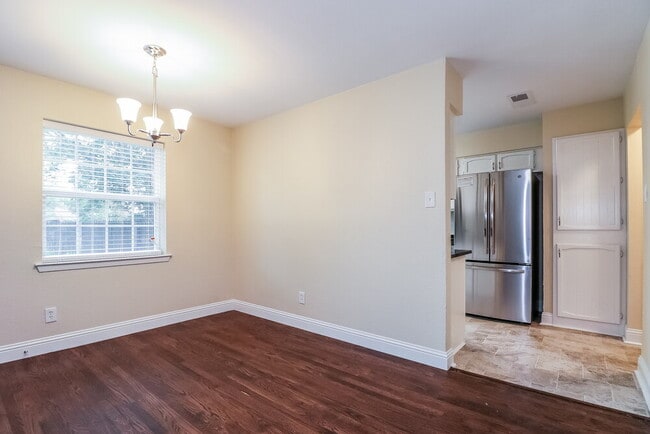 Building Photo - 1721 Steinburg Ln