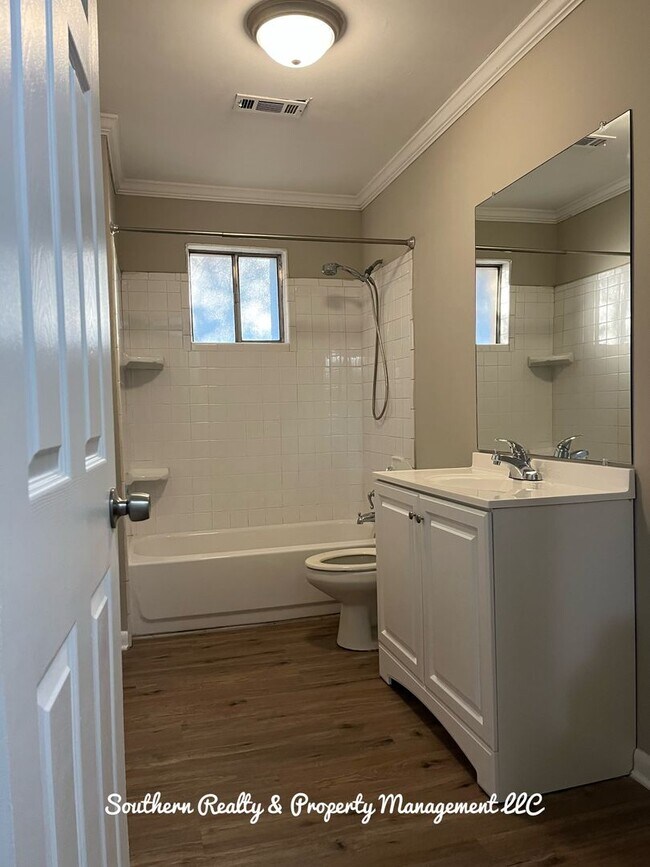 Building Photo - Newly Remodled Wetumpka Home