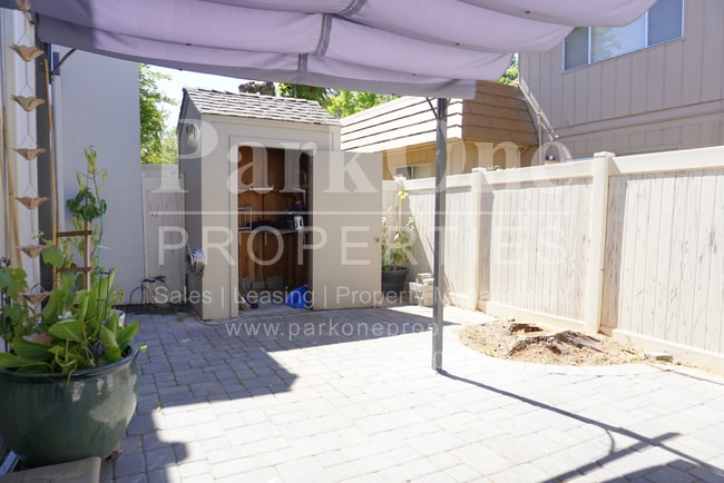 Building Photo - Well-Maintained 2-Bedroom Condo | Garage +...