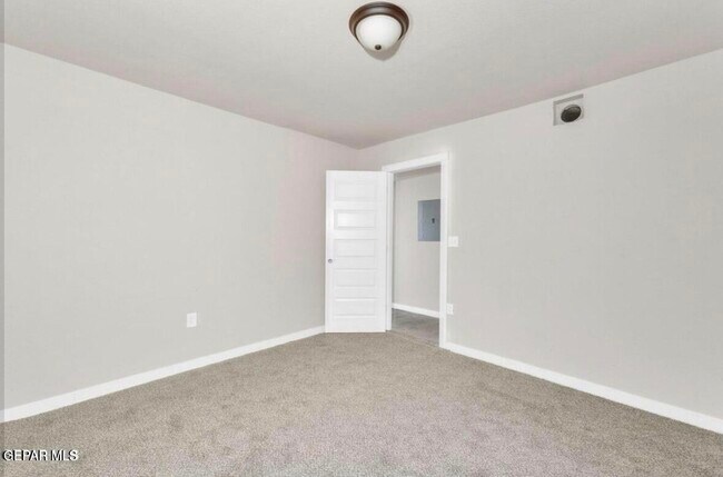 Building Photo - 8827 Mt Elbert Dr