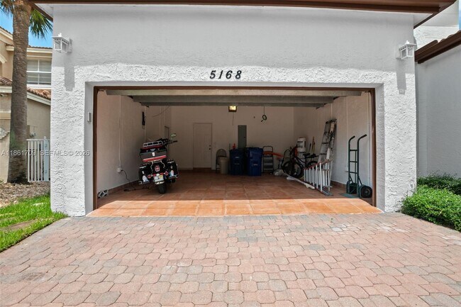 Building Photo - 5168 SW 157th Ave