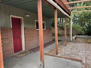 Building Photo - 17925 Old Hwy 99 SW