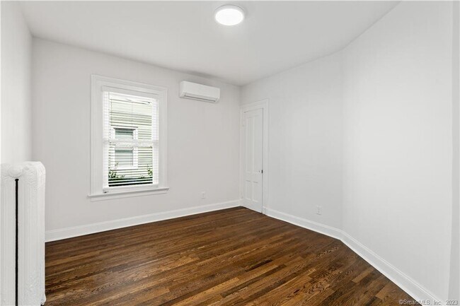 Building Photo - 318 Humphrey St