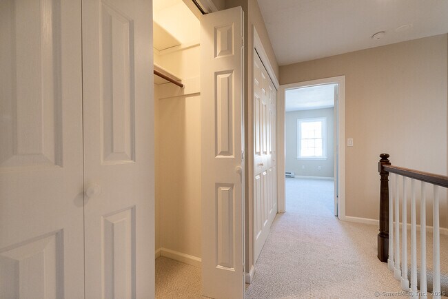 Building Photo - 16 Brantwood Dr
