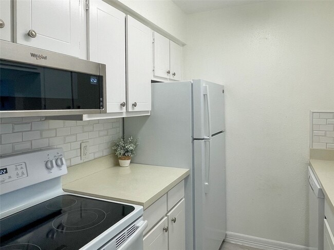 Building Photo - 3402 Garrott St