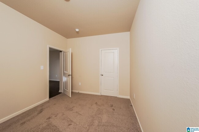 Building Photo - 519 Clover Cir