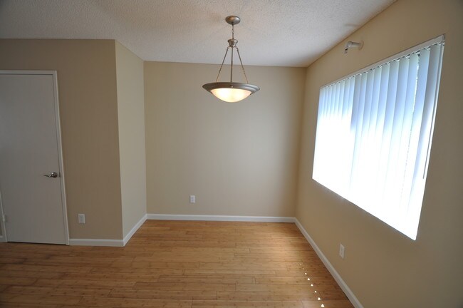 Building Photo - 12338