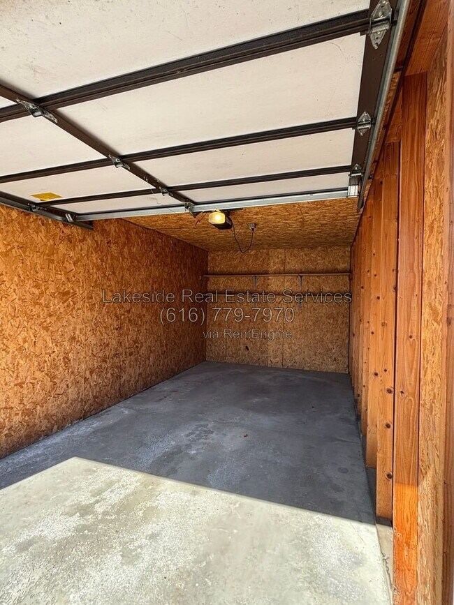 Building Photo - 2914 Earle Ave SW