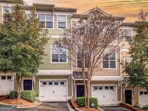 Building Photo - 1953 Sterling Oaks Cir NE