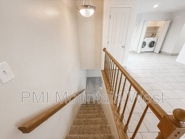 Building Photo - 142 N 200 W