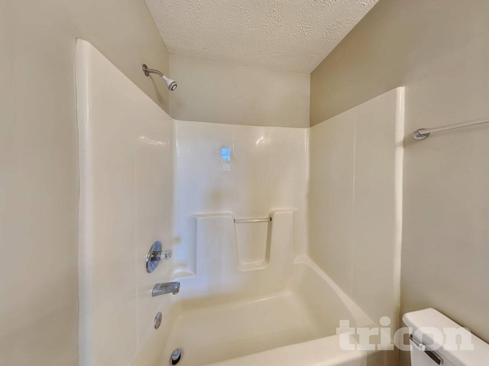 Building Photo - 5260 Pin Oak Dr