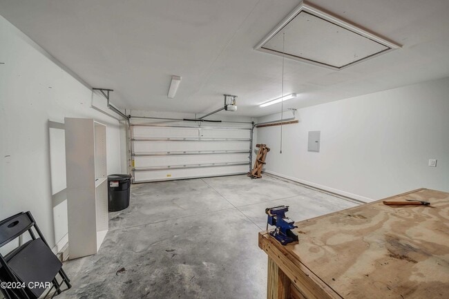 Building Photo - 205 Woodlawn Ct