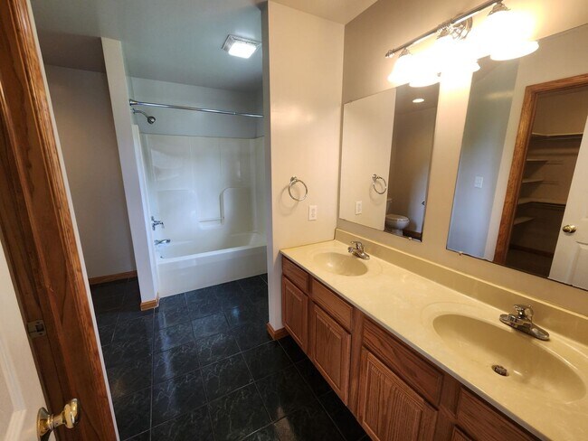 Building Photo - 11494 Williamsport Pike