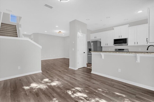 Building Photo - 9450 Silver Buttonwood St