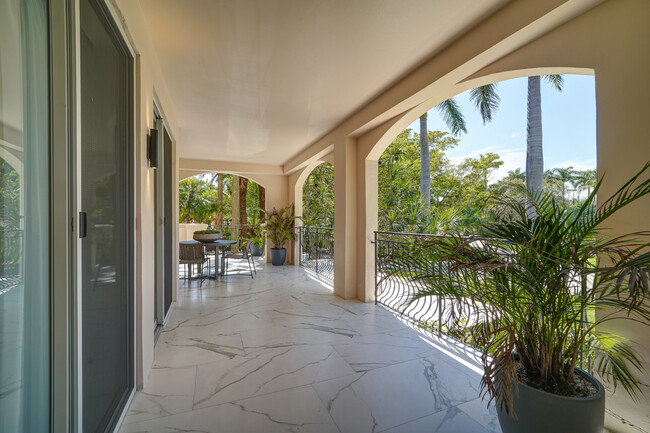 Building Photo - 19117 Fisher Island Dr