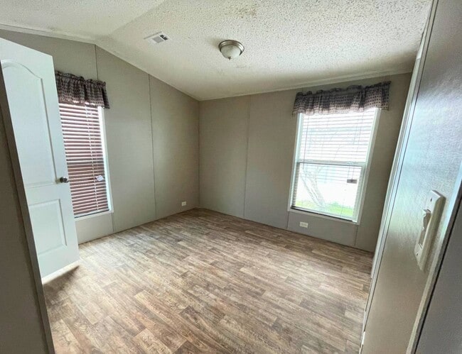 Building Photo - 4801 Goldfield Dr