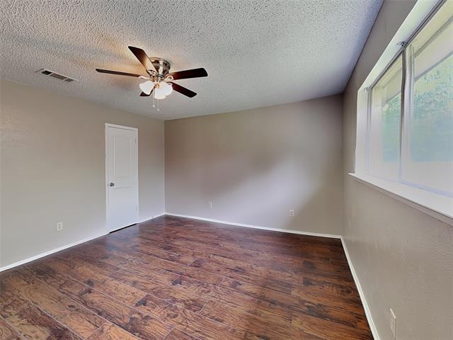 Building Photo - 701 Admiralty Way