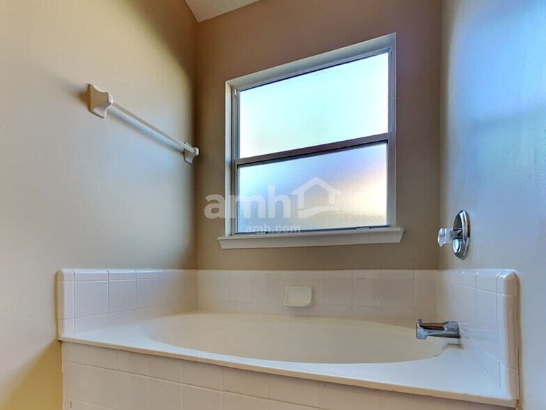 Building Photo - 6521 Skyler Jean Dr