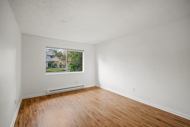 Building Photo - 1220 Mission Blvd