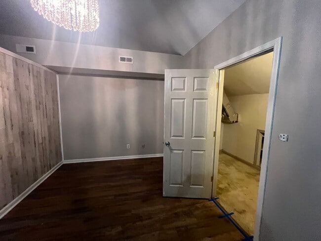 Building Photo - 2708 Swallow Ln