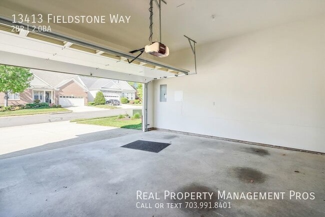 Building Photo - 13413 Fieldstone Way